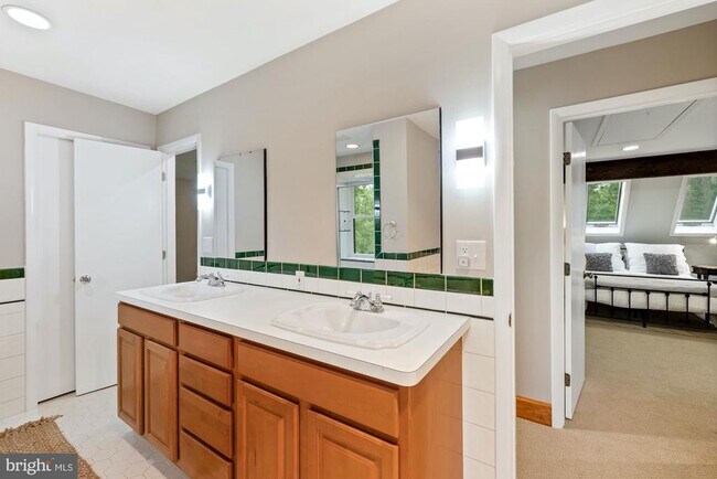 Building Photo - 35299 Snickersville Turnpike