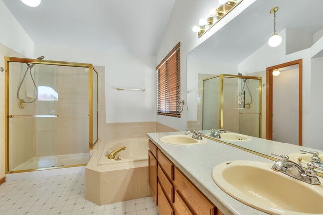 Building Photo - 9584 Las Colinas Dr