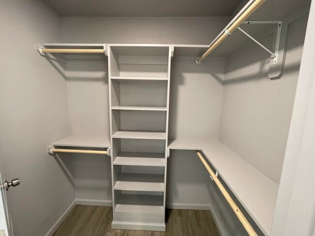 Building Photo - 5610 Kemper St