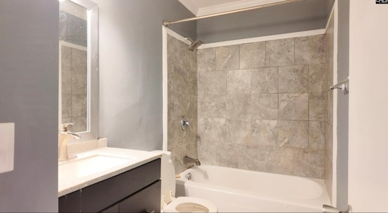 Building Photo - 529 Cambout St