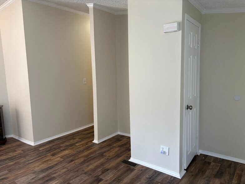 Building Photo - 4373 Laney Rd