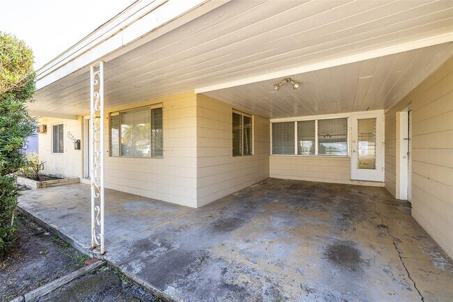 Building Photo - 5640 10th Ave N