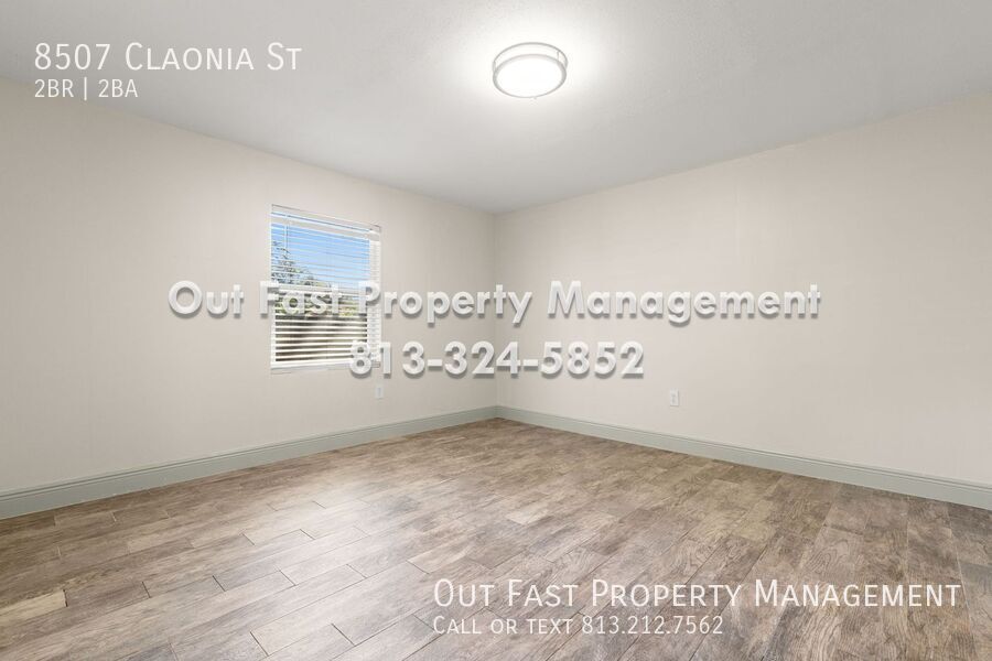 Building Photo - 8507 Claonia St