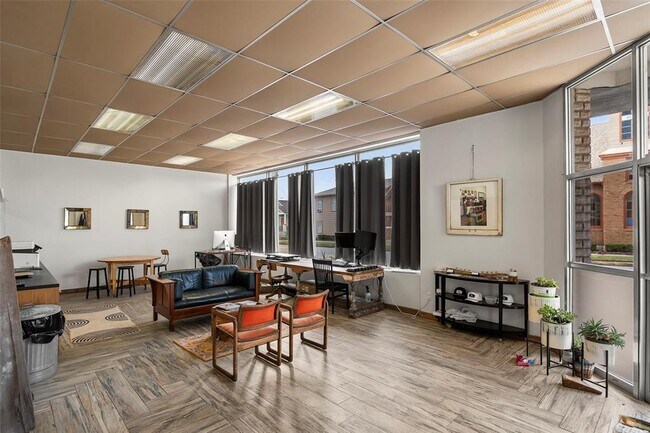 Building Photo - 1227 13th St