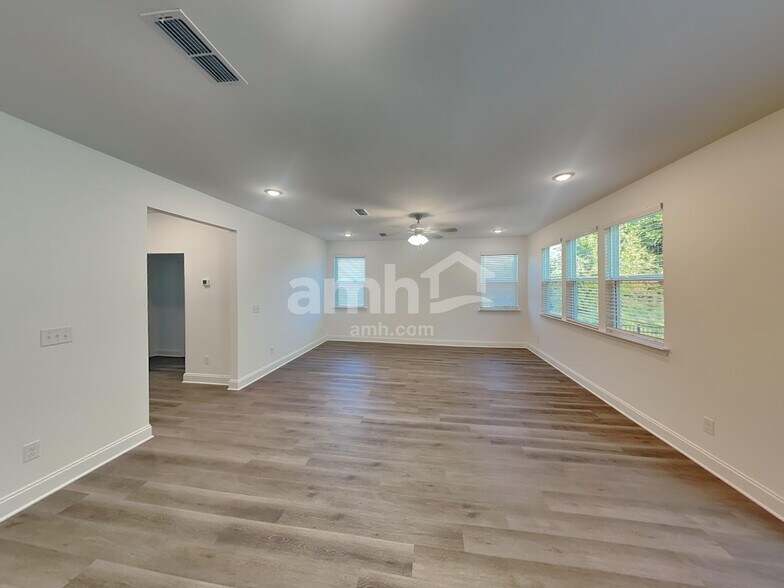 Building Photo - 210 Gershon Wy