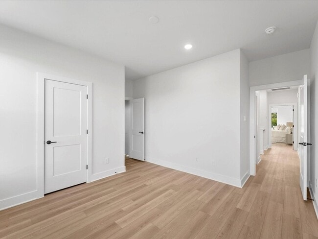 Building Photo - 5317 Teodoro Ln