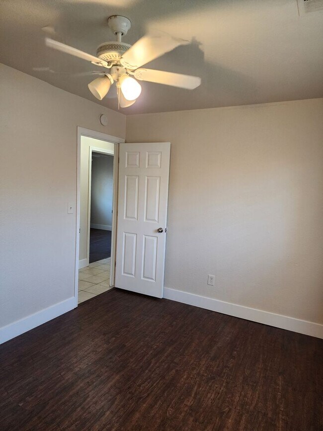 Building Photo - 3 bedroom 1 bath with Garage converted to ...