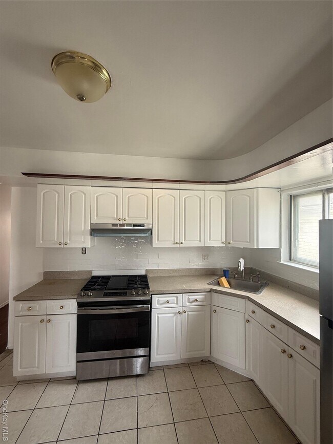 Building Photo - 259-54 Craft Ave