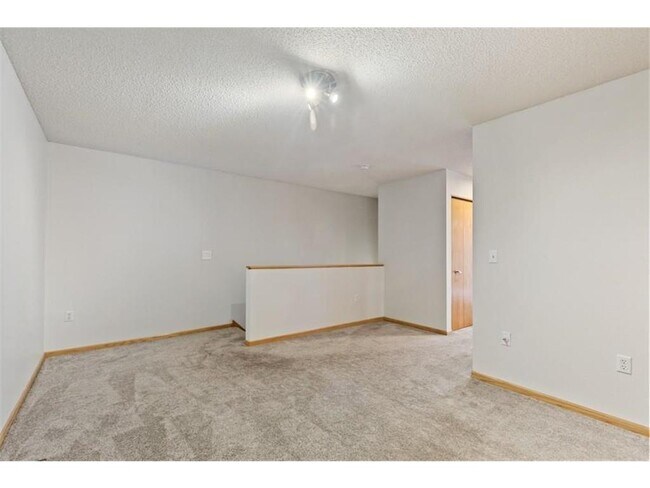 Building Photo - 600 N 2nd St