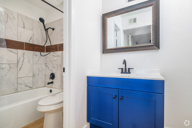 1BR, 1BA - 718SF Bathroom - Contessa Bungalows