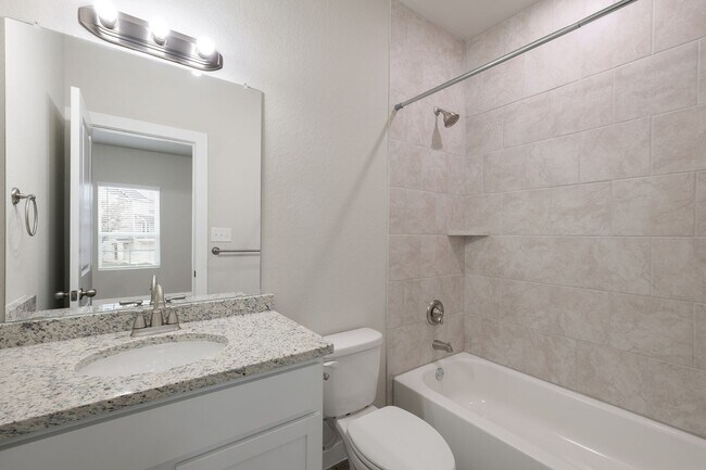 Building Photo - Luxurious Escape! 3/3.5 in The Preserve at the Dominion