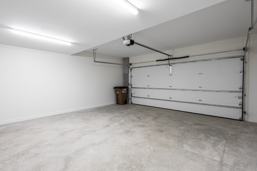 Building Photo - 846 7th St