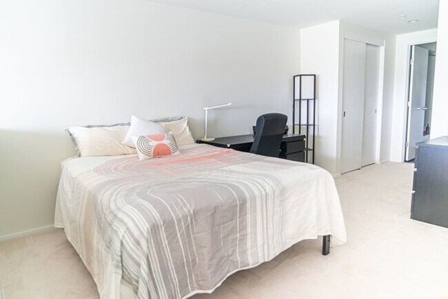 Building Photo - 1 Earhart St