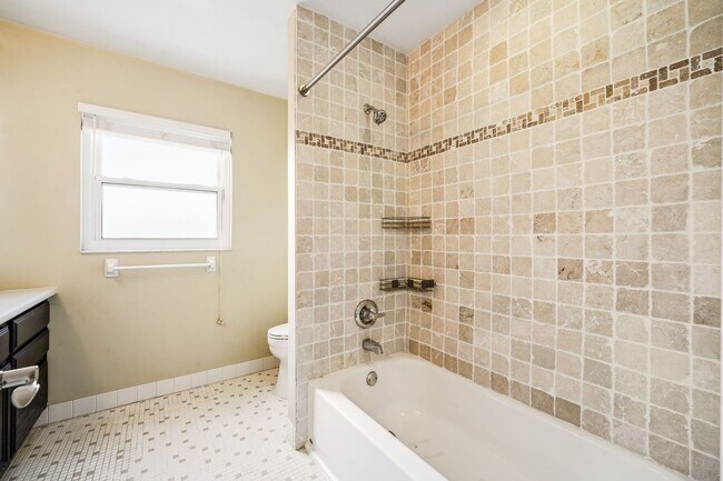 Building Photo - Remodeled Conway Home in Lake Access Commu...