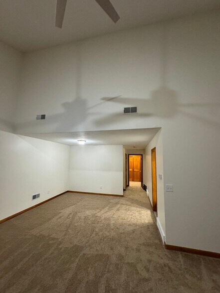 Building Photo - 42 Parkington Cir