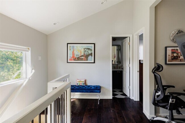 Building Photo - 2412 Wilson St