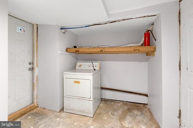 Building Photo - 5147 Hazel Ave