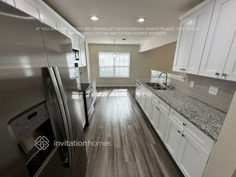 Building Photo - 8806 Laurel Run Dr