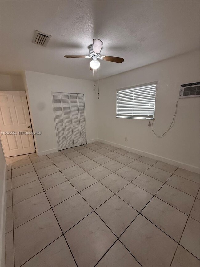 Building Photo - 1046 NW 33rd Ave
