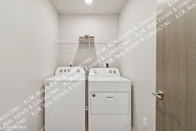 Building Photo - 124	Buffalo Avenue SW-