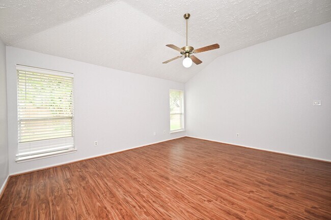 Building Photo - 3551 Santa Rosa Ln