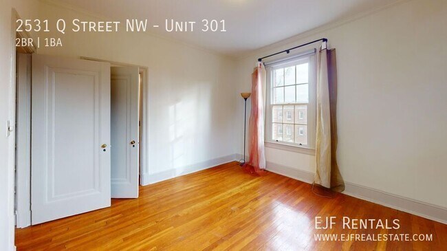 Building Photo - 2531 Q St NW