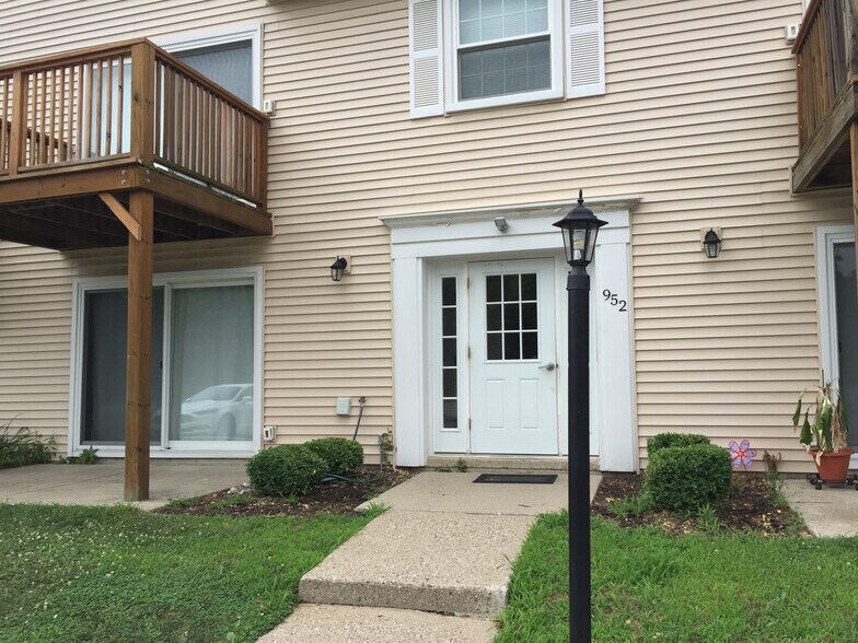 Building Photo - 952 Bloomfield Village Blvd