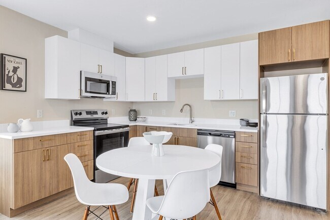 Building Photo - 377 Cummins Hwy