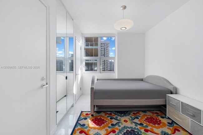 Building Photo - 5801 Collins Ave