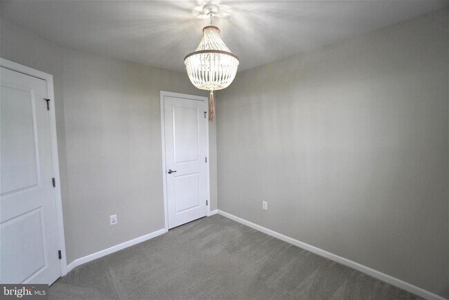 Building Photo - 125 Dragon Dr