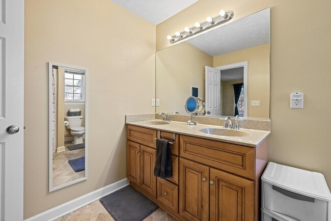 Building Photo - 323 Fox Hill Rd