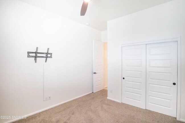 Building Photo - 3718 Golden Echo Lp