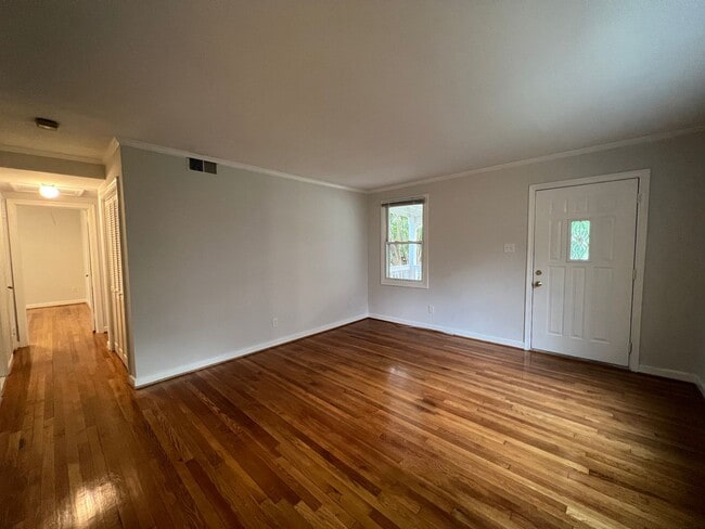 Building Photo - Delightful 1 Level 4 Bedroom Home On Exten...