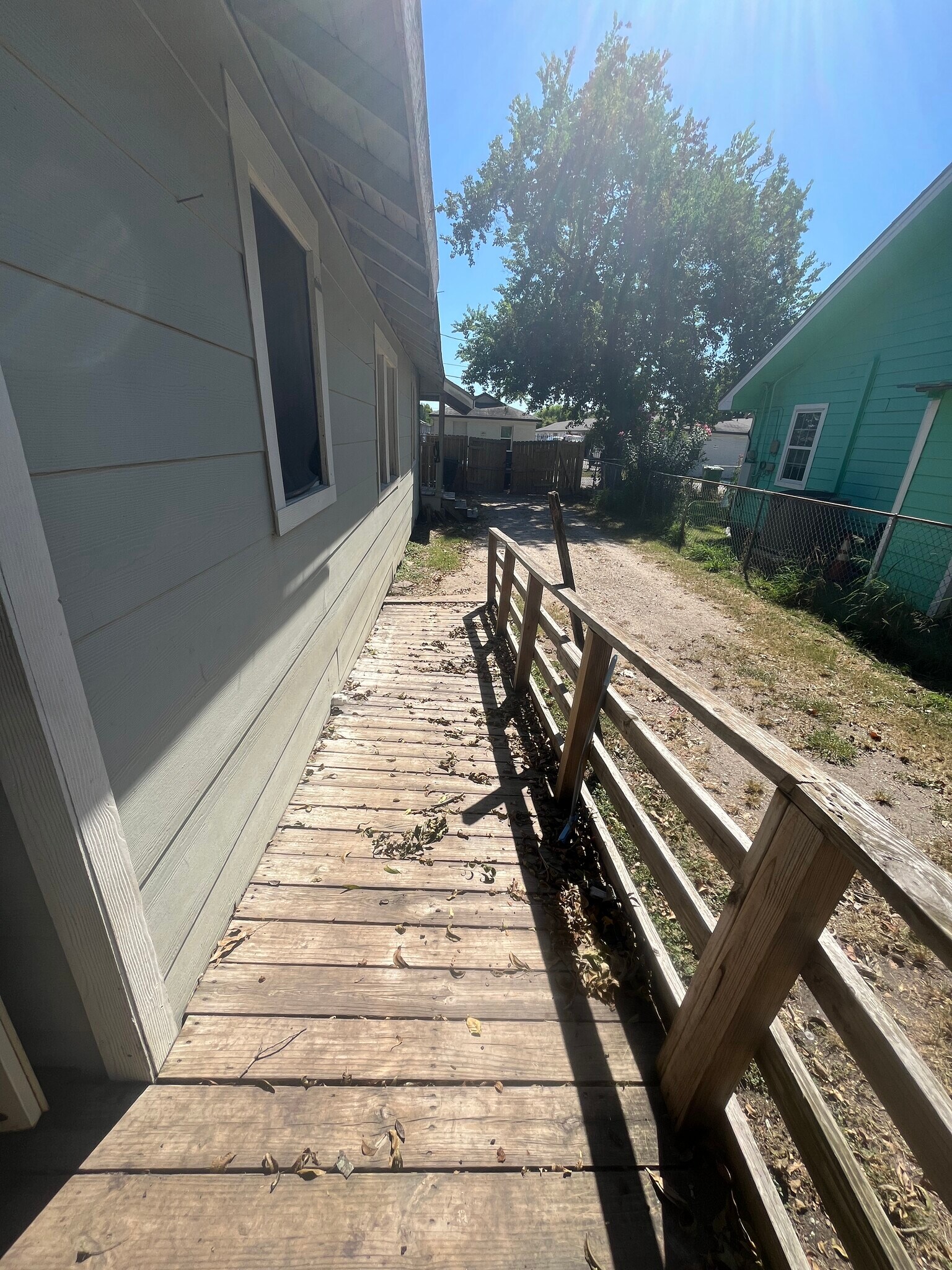 Building Photo - 8201 Bangle St