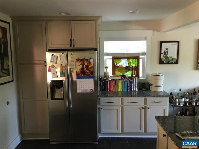 Building Photo - 718 McIntire Rd