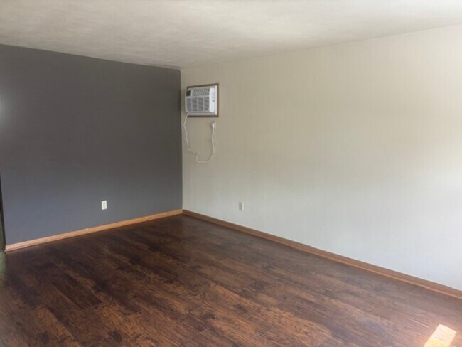 Building Photo - 808-810 Harney Avenue - 810