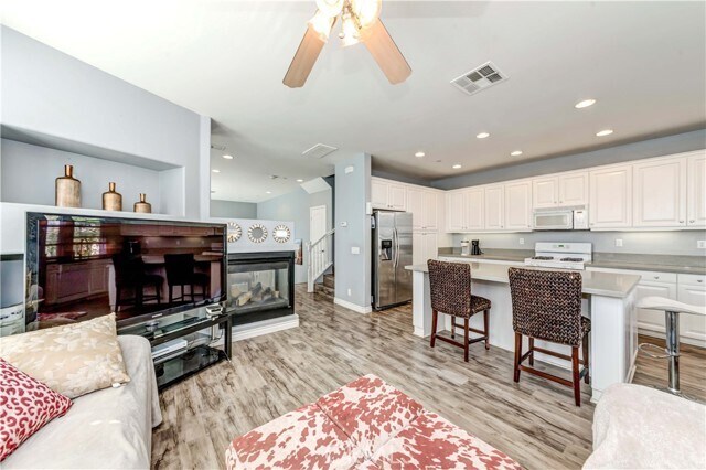 Building Photo - 2052 Owens Dr