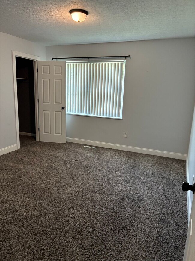 Building Photo - 964 Timberwood Dr