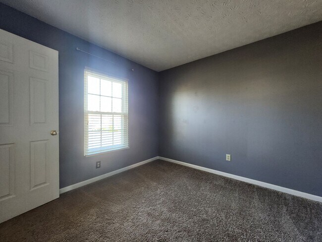 Building Photo - Beautiful 2-Story Home in Northmont School District