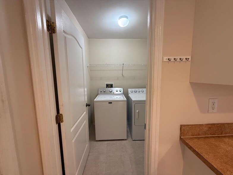 Building Photo - HALF OFF FIRST MONTH!!!! 3/2 Single Family Home!!!!