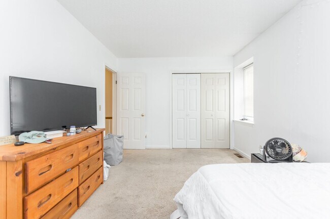 Building Photo - 1134 Mountain View Dr