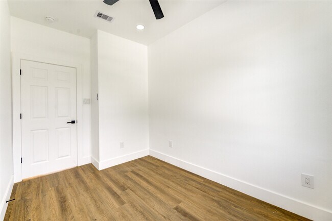 Building Photo - 4554 Newberry St