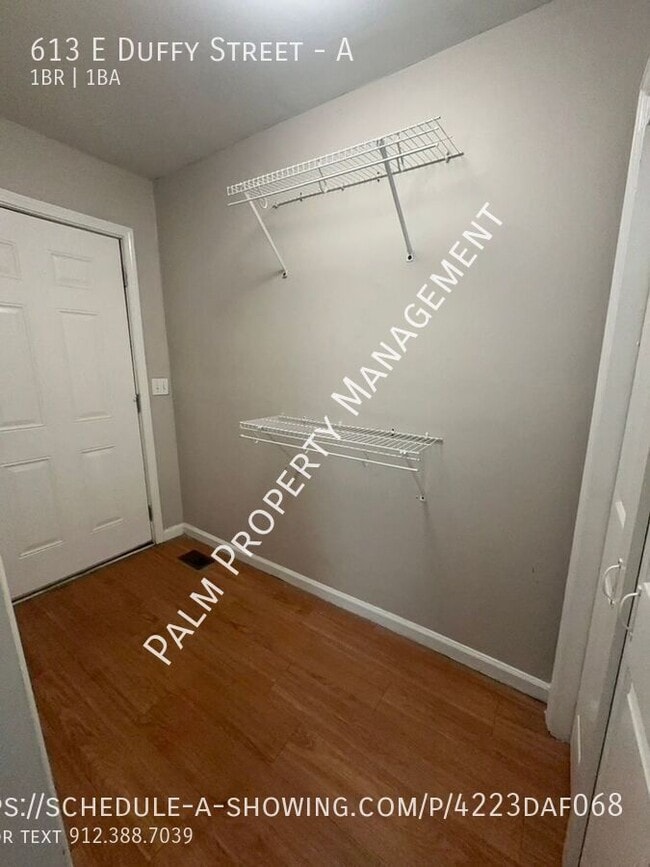 Building Photo - 613 E Duffy St