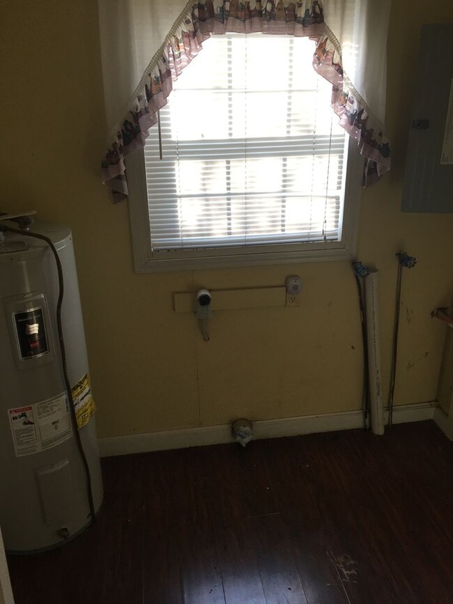 Building Photo - 2/1 Cottage in Shannon $1,100