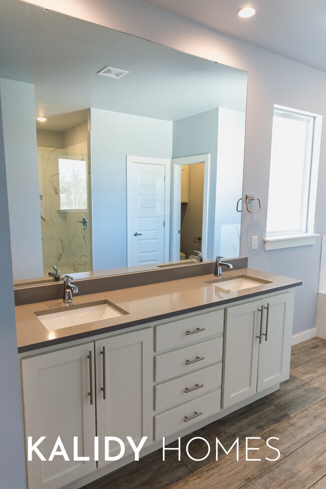 Building Photo - 1796 Salma Rd