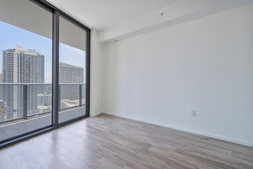 Building Photo - 801 S Miami Ave