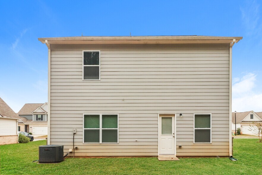 Building Photo - 138 Innis Brk Cir