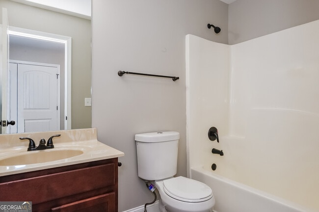 Building Photo - 4944 Longview Run