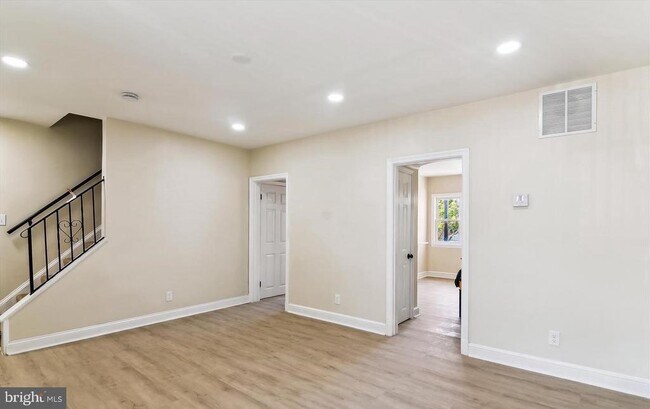 Building Photo - 3312 Royce Ave