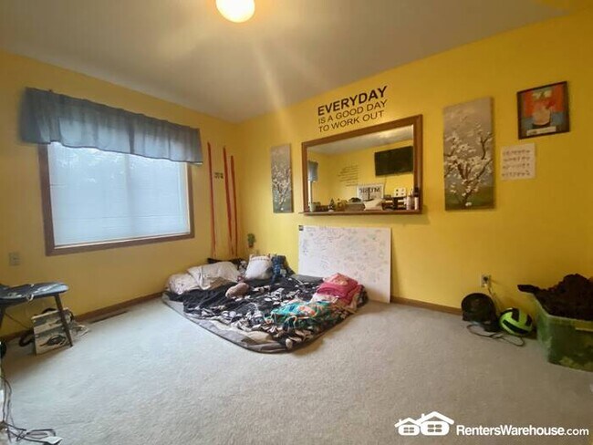 Building Photo - Unique 5BR/4BA 5 Level Home Available 11/4!